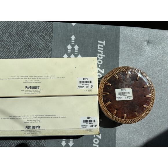 Pier 1~ 8 Handmade Barrel Raffia Tamarind Napkin Rings & 6 Coasters/14 pieces - Picture 12 of 16